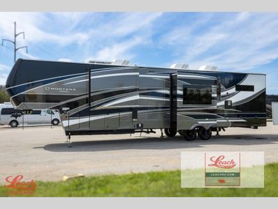 2026 Montana 3901RK - Photo 6
