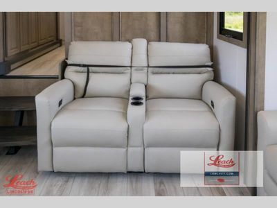 2026 Montana 3901RK - Photo 17