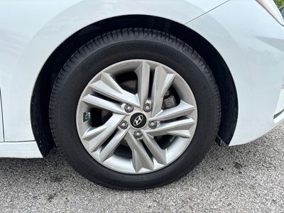2020 Hyundai Elantra - Photo 33