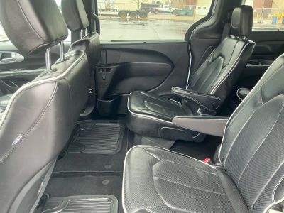 2025 Chrysler Pacifica — photo 16 view