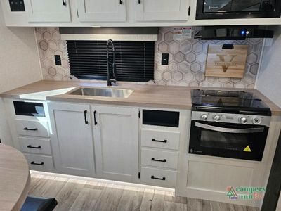 2026 Venture RV Sienna - Photo 8