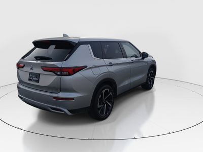 2024 Mitsubishi Outlander - Photo 7