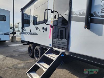 2025 Forest River RV Cherokee Grey Wolf Black Label — photo 9 view