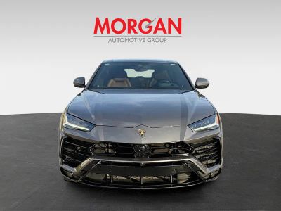 2021 Lamborghini Urus — side profile view