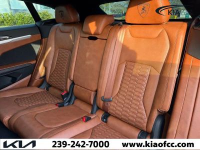 2021 Lamborghini Urus — photo 17 view