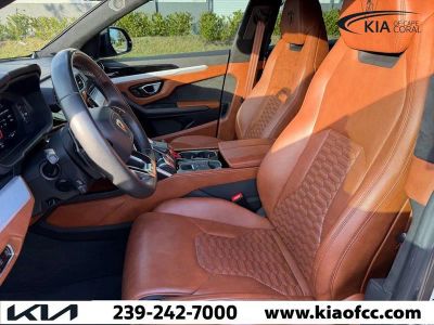 2021 Lamborghini Urus — photo 10 view