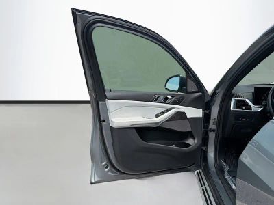 2025 BMW X5 — photo 20 view