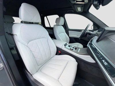 2025 BMW X5 — photo 13 view