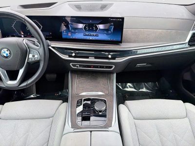 2025 BMW X5 — photo 17 view
