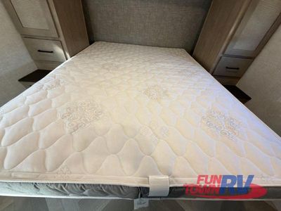 2025 Ember RV E-Series - Photo 35