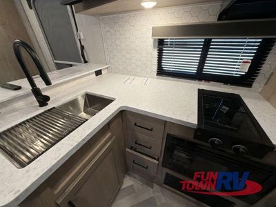 2025 Ember RV E-Series - Photo 23