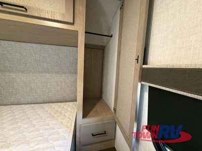 2025 Ember RV E-Series - Photo 41
