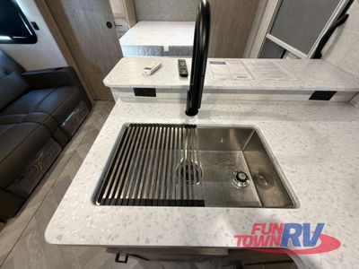 2025 Ember RV E-Series - Photo 17