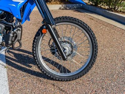 2026 Yamaha WR125R - Photo 11