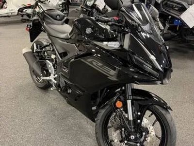 2026 Yamaha YZF-R3 — front three-quarter view