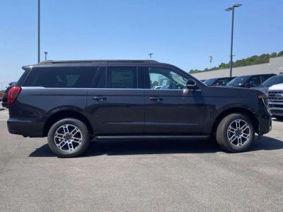 2026 Ford Expedition - Photo 2