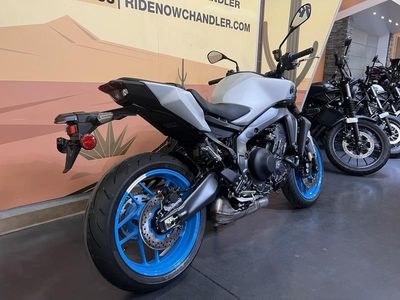 2025 Yamaha MT-09 - Photo 3