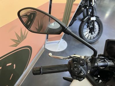 2025 Yamaha MT-09 - Photo 7