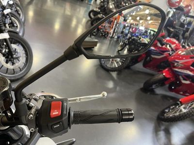 2025 Yamaha MT-09 - Photo 9