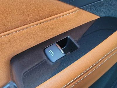 2025 Cadillac CT4 — photo 17 view