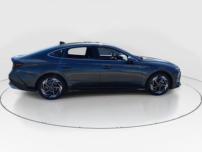 2024 Hyundai Sonata — photo 8 view