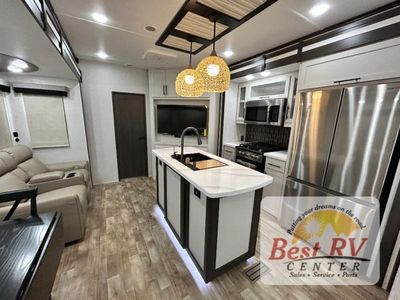 2026 CrossRoads RV Hampton - Photo 12