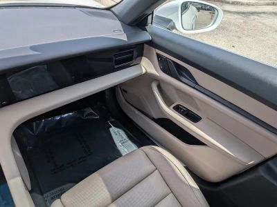 2022 Porsche Taycan — photo 18 view
