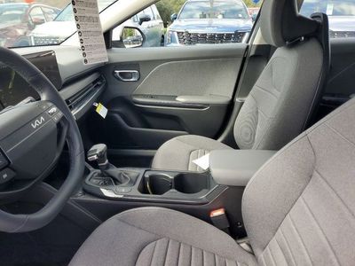 2025 Kia K4 - Photo 8