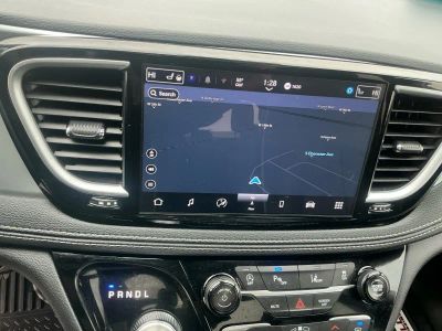 2026 Chrysler Pacifica — photo 11 view