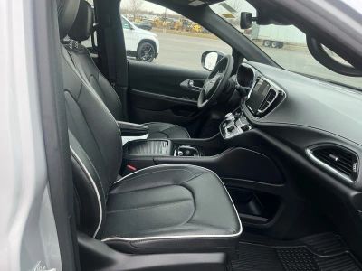 2026 Chrysler Pacifica — photo 20 view