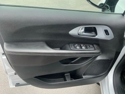 2026 Chrysler Pacifica — photo 15 view