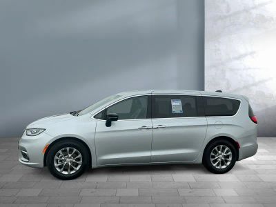 2026 Chrysler Pacifica — rear three-quarter view