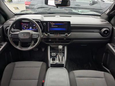 2024 Chevrolet Colorado — photo 12 view