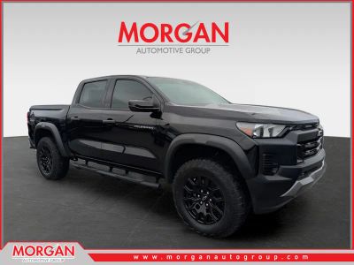 2024 Chevrolet Colorado Trail Boss in Black — front three-quarter view