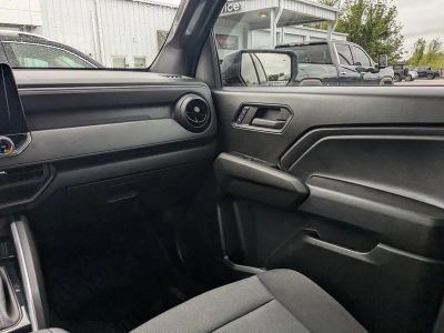 2024 Chevrolet Colorado — photo 14 view
