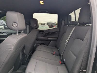 2024 Chevrolet Colorado — photo 11 view