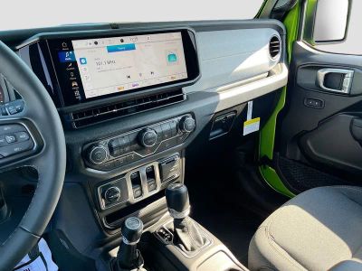 2026 Jeep Wrangler — photo 21 view