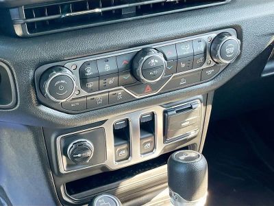 2026 Jeep Wrangler — photo 15 view