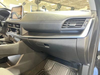 2025 Nissan Rogue — photo 12 view