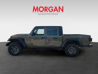 2026 Jeep Gladiator — photo 8 view