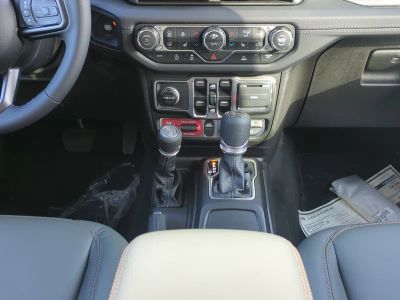2026 Jeep Gladiator — photo 19 view