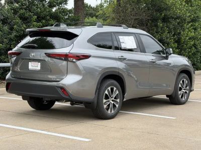 2026 Toyota Highlander - Photo 4