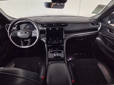 2025 Jeep Grand Cherokee — photo 28 view
