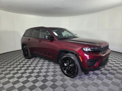 2025 Jeep Grand Cherokee — side profile view