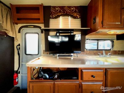 2014 Coachmen Leprechaun - Photo 18