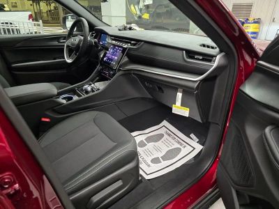 2025 Jeep Grand Cherokee L — photo 30 view