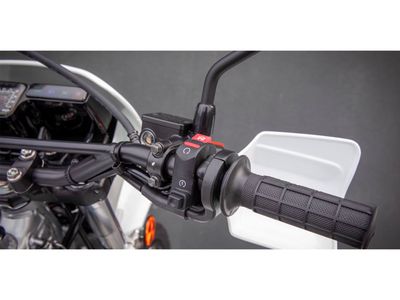2025 Honda XR650L - Photo 3