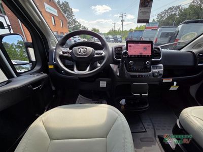 2025 Roadtrek Roadtrek — photo 18 view