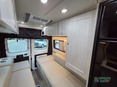 2025 Roadtrek Roadtrek — photo 27 view