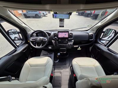 2025 Roadtrek Roadtrek — photo 15 view